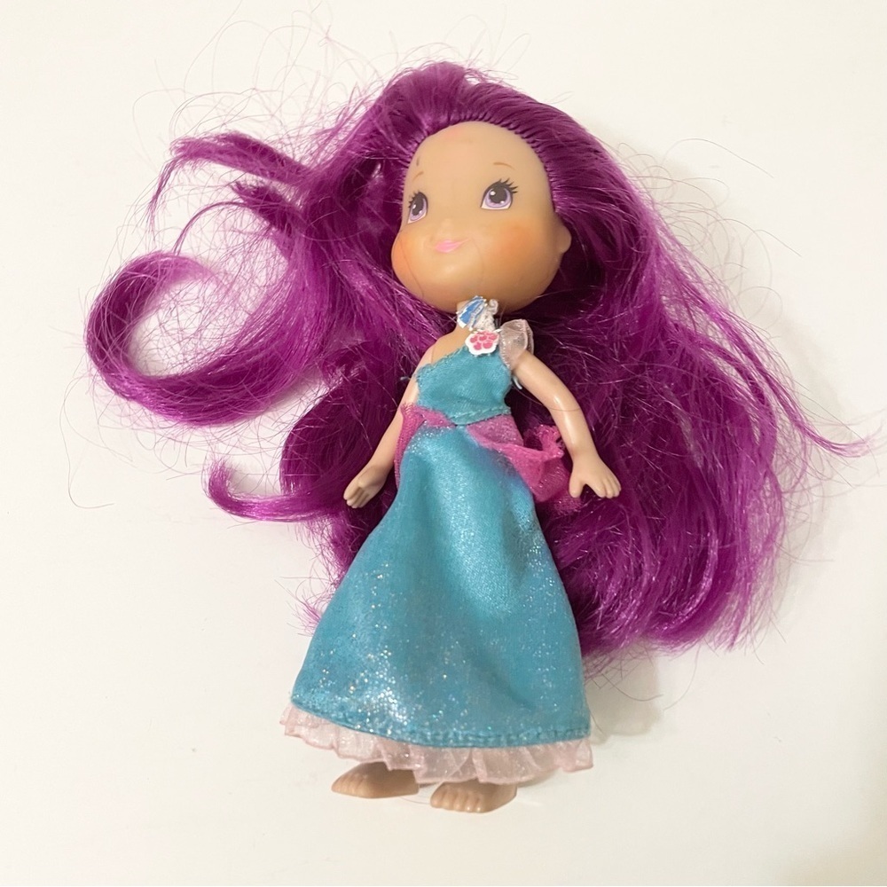 Hasbro Strawberry Shortcake Plum Pudding Berry 6" Doll